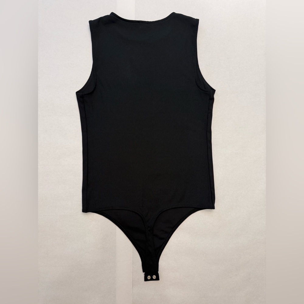Express Sleek Black Sleeveless Bodysuit - Picture 3 of 4